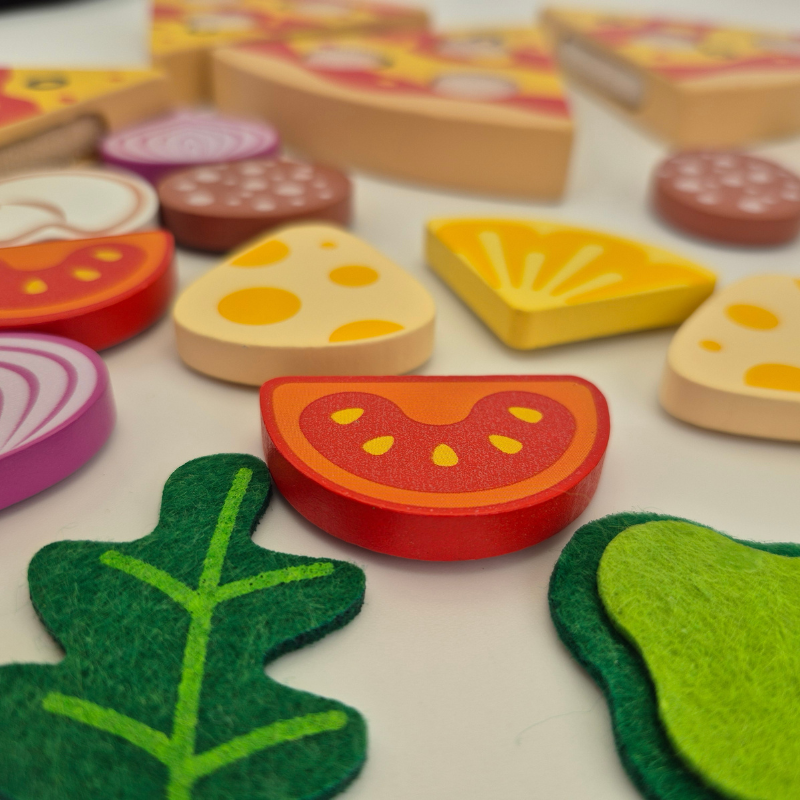 Wooden Pizza Cutting Toy