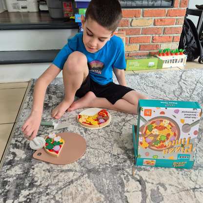 child and Wooden Pizza Cutting Toy